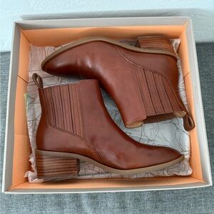 Crown Vintage Women's Brown Ankle Boots